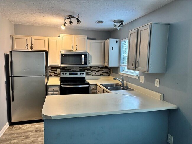 Foto del edificio - 1043 Rock Creek Ln