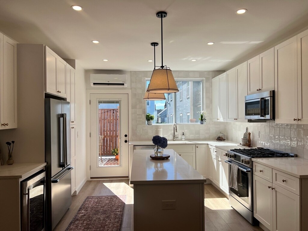 Foto principal - 285 W 5th St