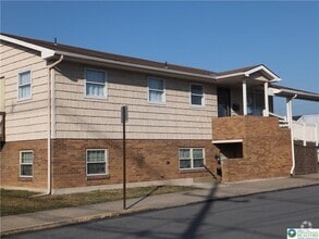 Building Photo - 303 Allen St