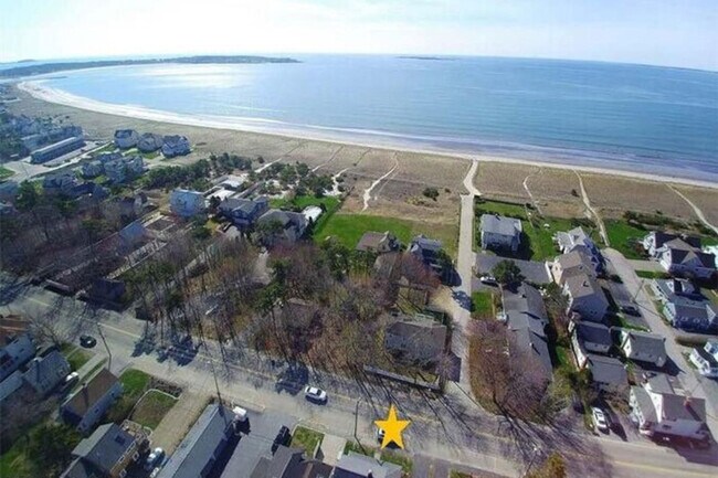 Foto del edificio - Pine Point Beach Getaway - Steps From the ...