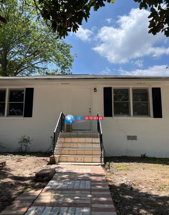 Primary Photo - Nicely renovated home in Lawrenceville