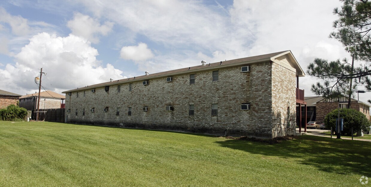 Building Photo - 6761 E Harry Dr