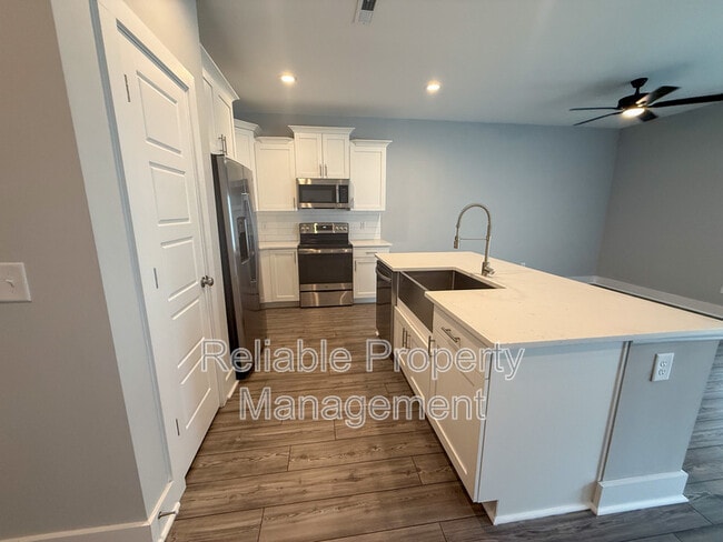 Building Photo - 37 N Laird Dr