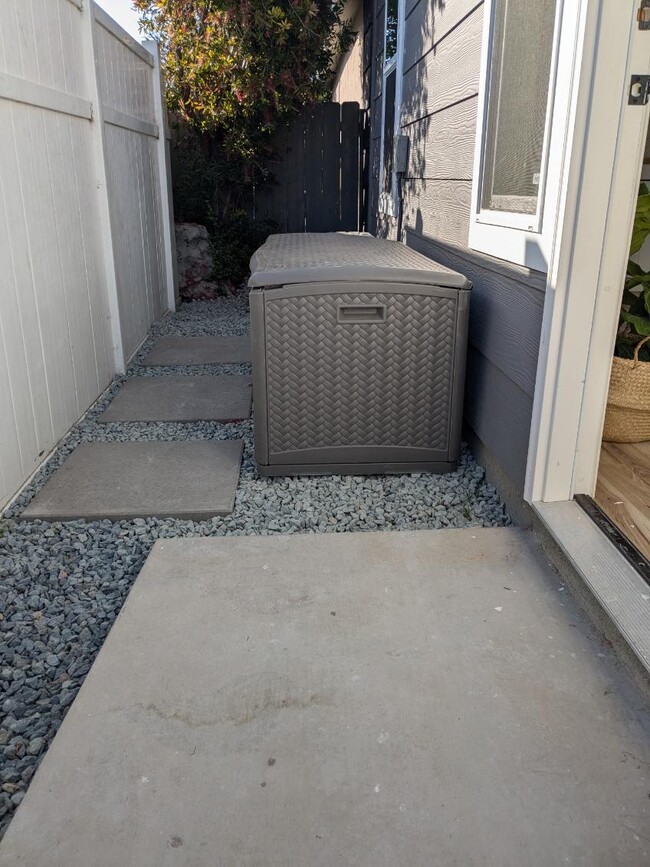 Foto del edificio - 8422 Highwood Dr