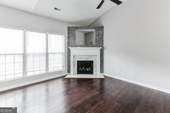 Foto del edificio - 3690 Brookwood Blvd