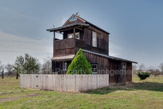 Building Photo - 7584 Ben Day Murrin Rd