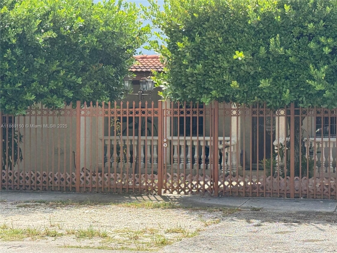 Primary Photo - 505 NW 117th St