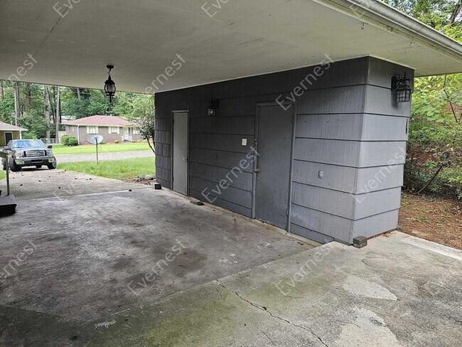Building Photo - 1153 Bowman Rd