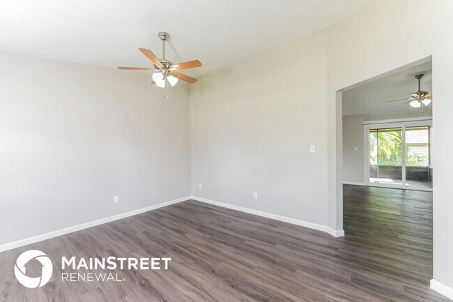 Foto del edificio - 622 Sherwood Oaks Cir