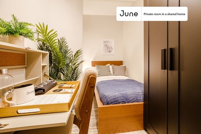 Building Photo - Room in Shared 3 bed/1 bath home in Hell's Kitchen