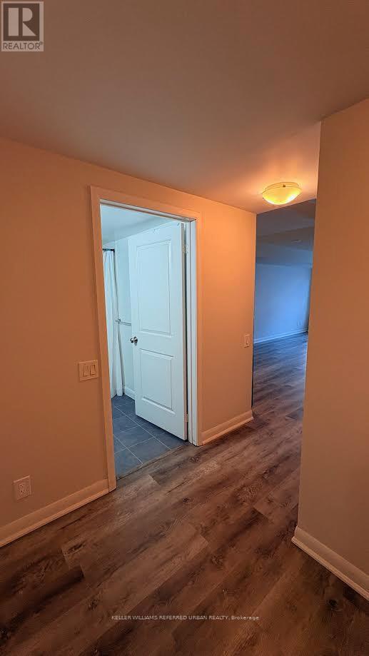 Building Photo - 25 Town Centre Court