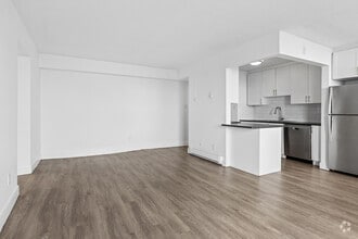2BR, 1BA - 900SF - Living Room - 86 Cedar Street South