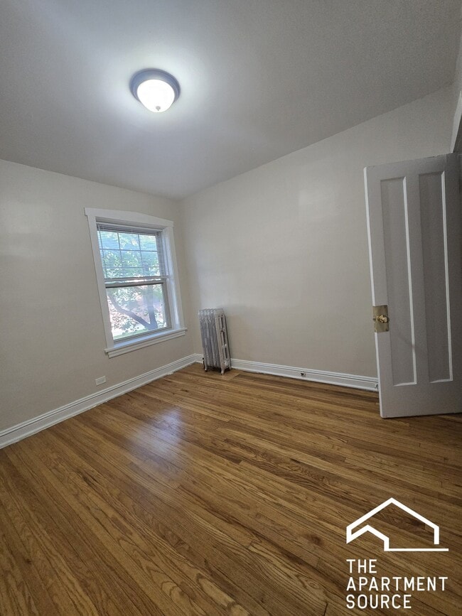 Foto del edificio - 558 Elmwood Ave