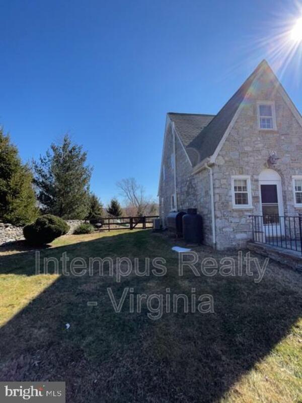 Foto del edificio - 2663 Halfway Rd