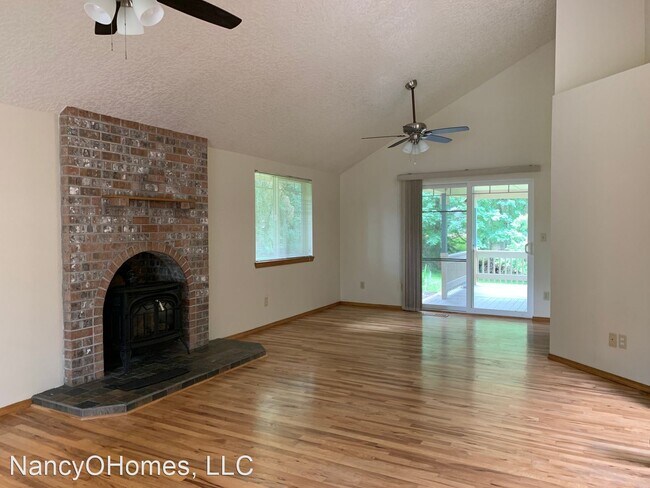 Foto del edificio - 3 br, 2.5 bath House - 4012 NE 131st St