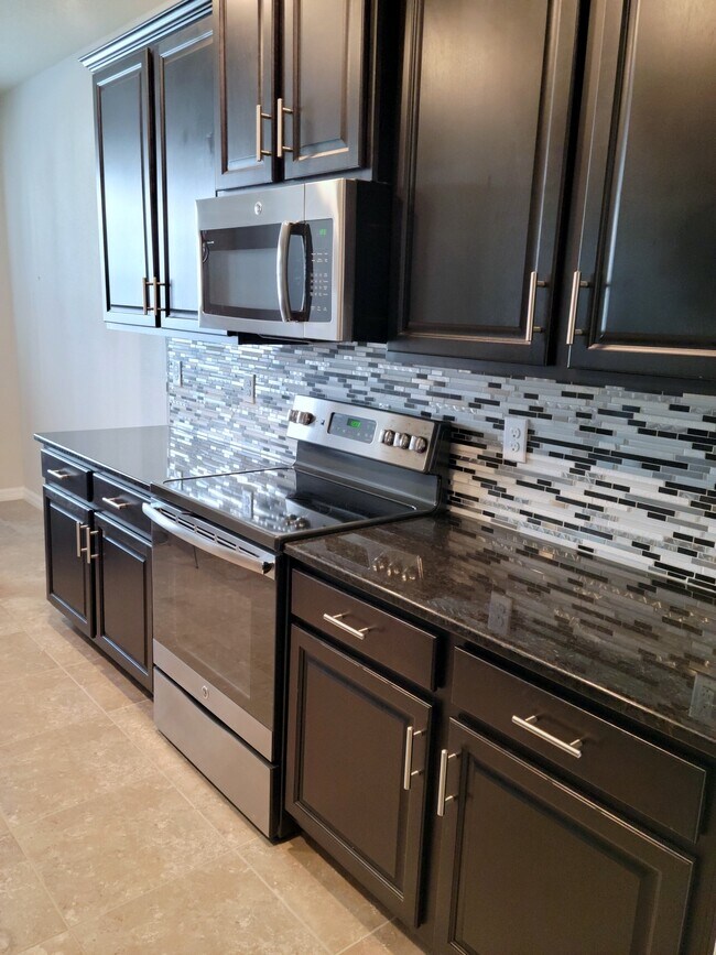 Kitchen - 8382 Enclave Way