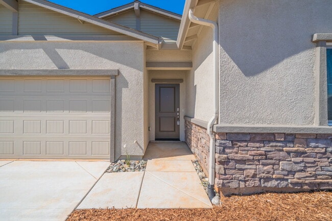 Building Photo - Spacious New 4/2 in Shastina Ranch!