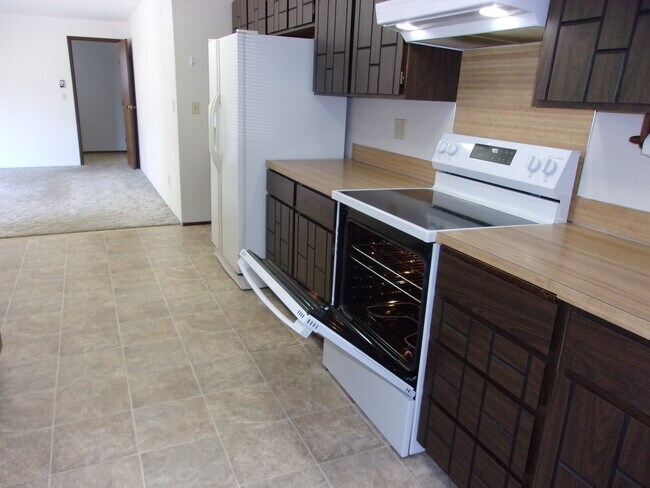Foto del edificio - 1420 W 10th St