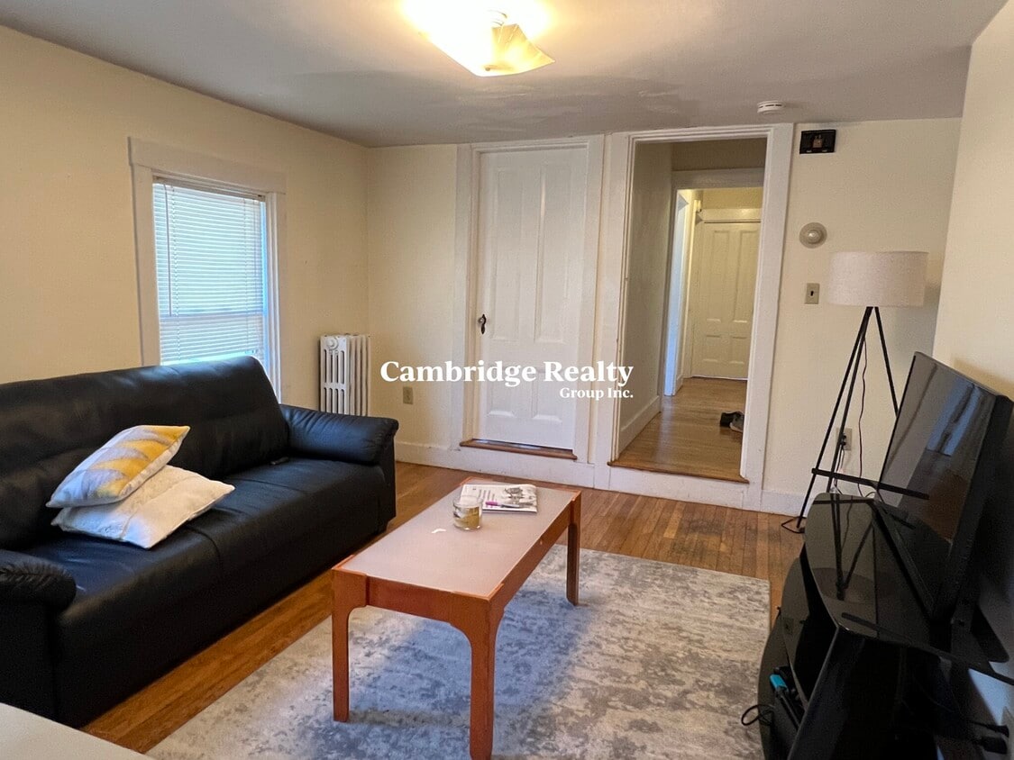 Primary Photo - 28A Cherry St