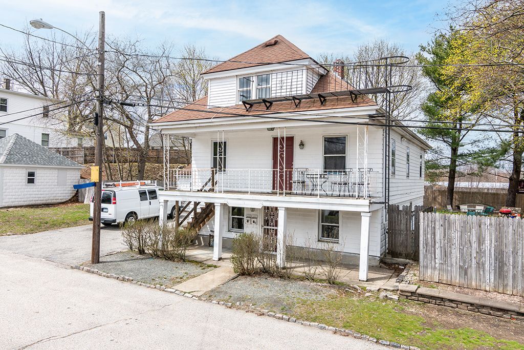 Primary Photo - 74 Lafayette St