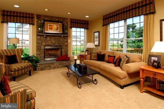 Building Photo - 43032 La Riva Dr