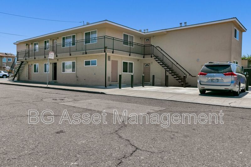Primary Photo - 1529 23rd St