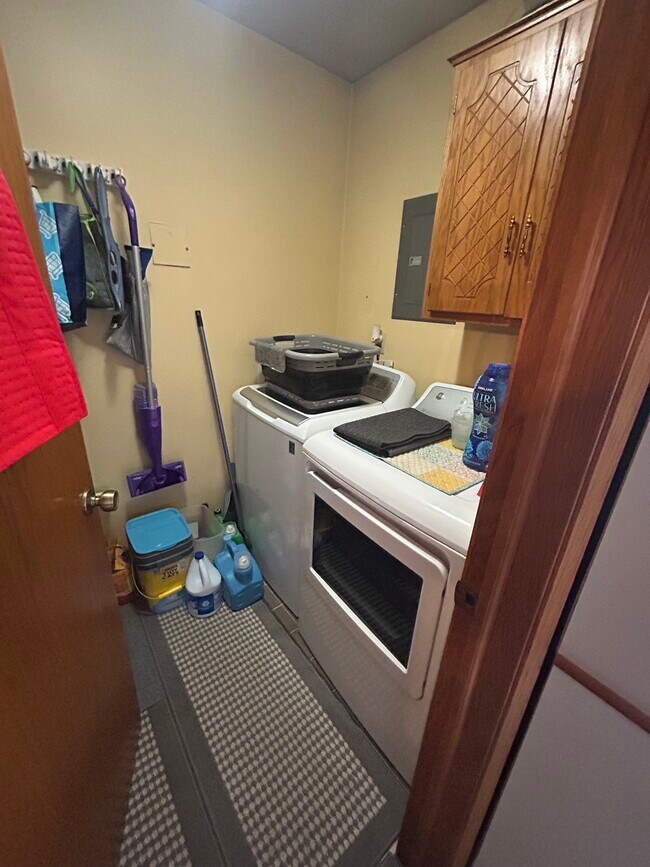 Foto del edificio - 613 N 40th St