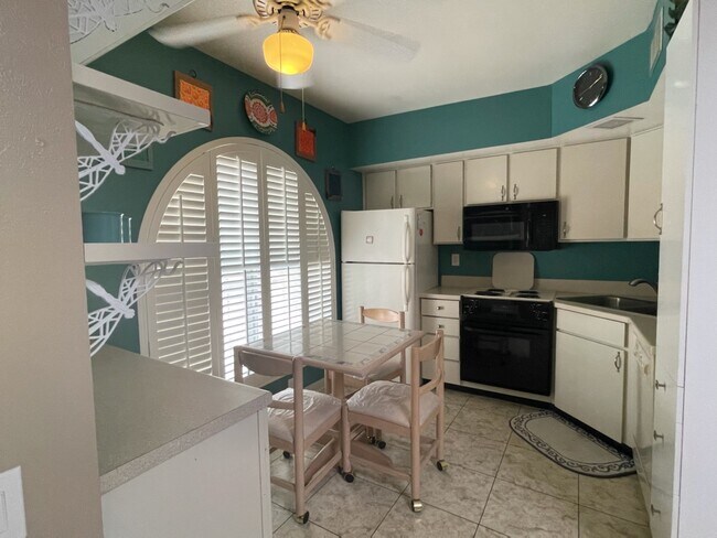 Building Photo - 1059 S Calle De Las Casitas