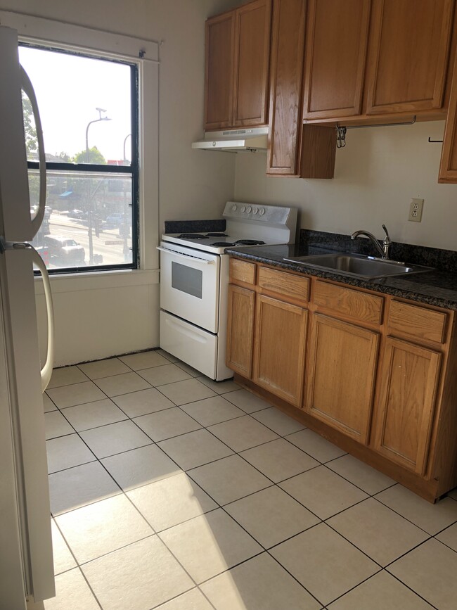 1904 University Ave Unit 4, Berkeley, CA 94704 - Apartments in Berkeley ...