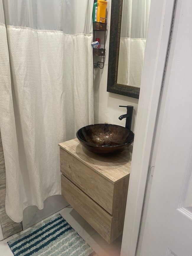 Building Photo - 137 SW 136th Pl