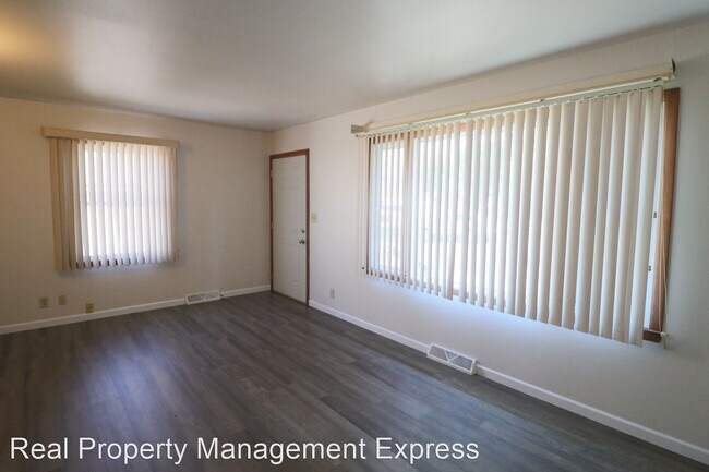 Building Photo - 4 br, 2 bath House - 1117 N Summit Ave