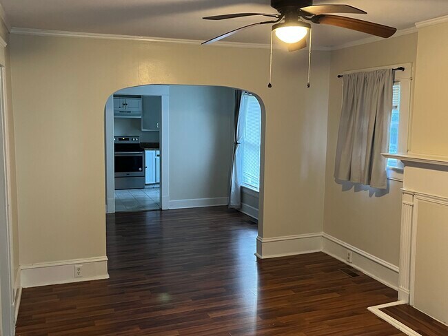 Pasillo - 1603 Buffalo St