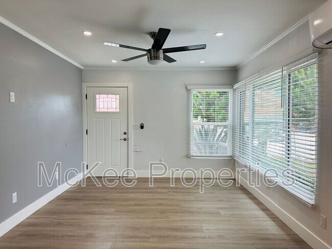 Foto del edificio - 1658 Cable St