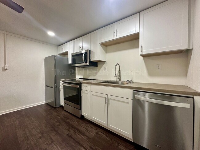 Foto del edificio - 5640 Hwy 41