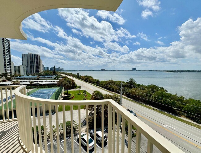 Foto del edificio - 5480 N Ocean Dr