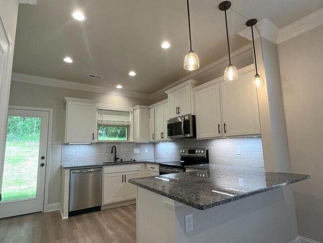 Building Photo - 146 Midpark Dr