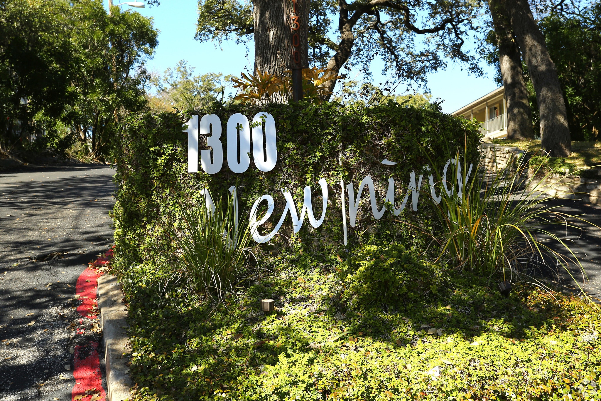 Newning Oaks Apartments