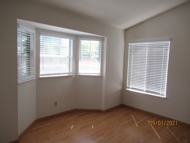 Building Photo - 614 Barbara Way