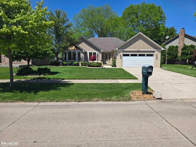 Foto del edificio - 52843 Deerwood Dr