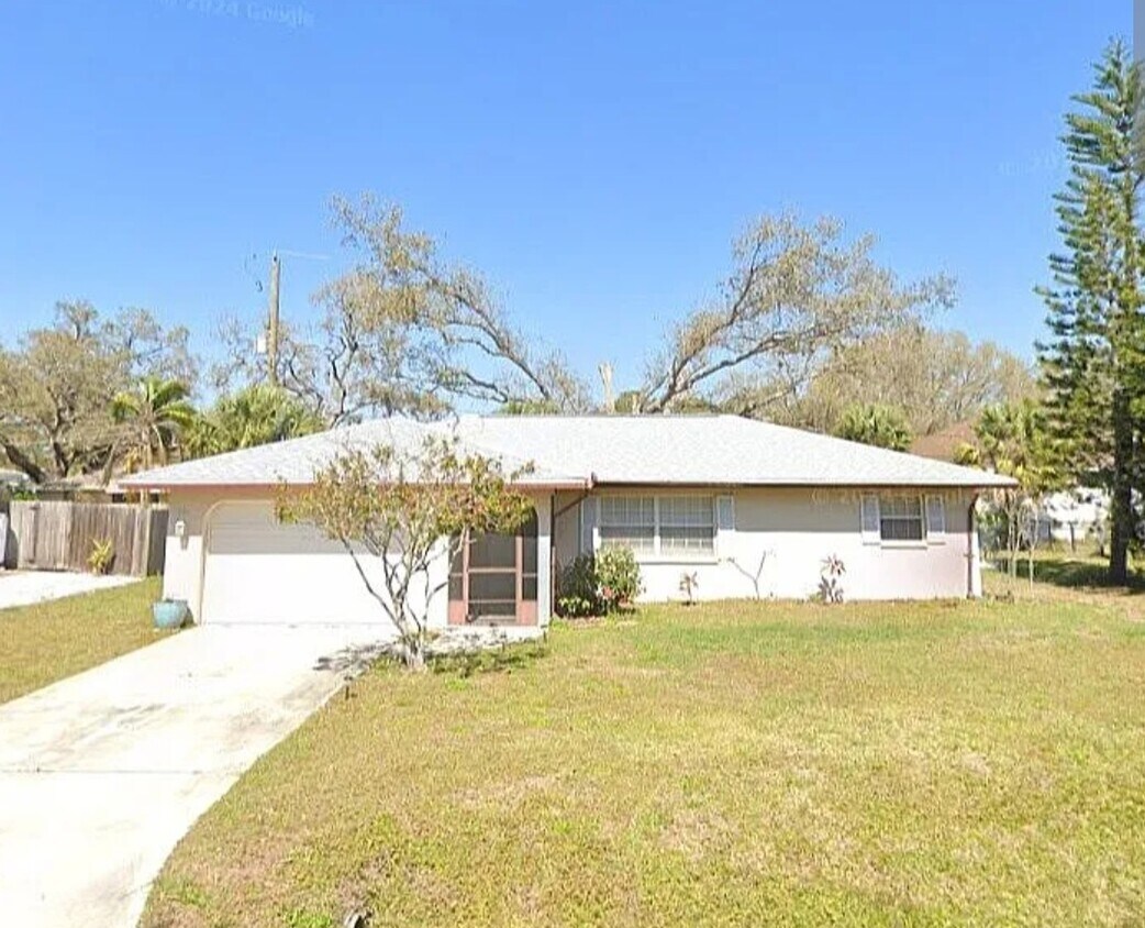 Foto principal - 124 Clemson Rd