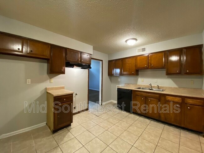 Foto del edificio - 3693 Shoreham Dr
