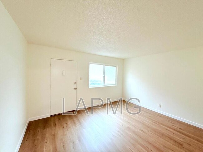 Photo - 169 W 42nd St House