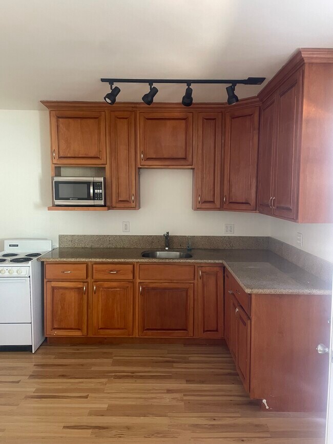 Cocina - 2703 Nelson Ave