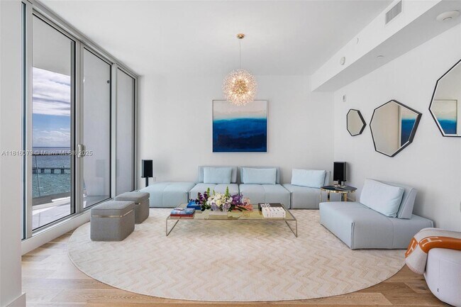 Building Photo - 16901 Collins Ave