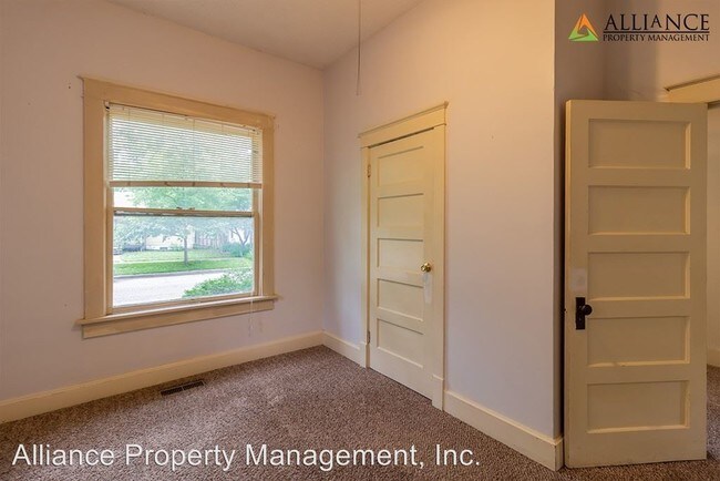 Building Photo - 3 br, 1 bath Room For Rent - 621 Kearney St.
