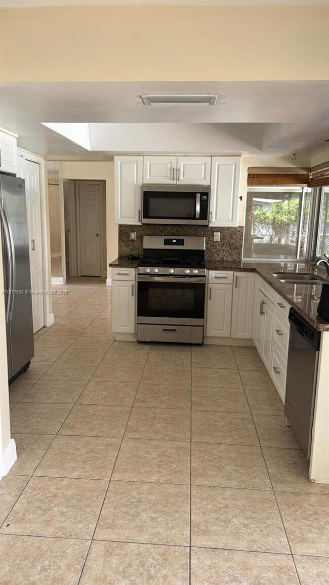 Foto del edificio - 8430 NW 25th Ct
