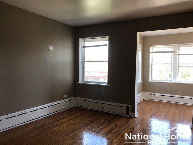 Building Photo - 3903 W Jackson Blvd Unit 3W