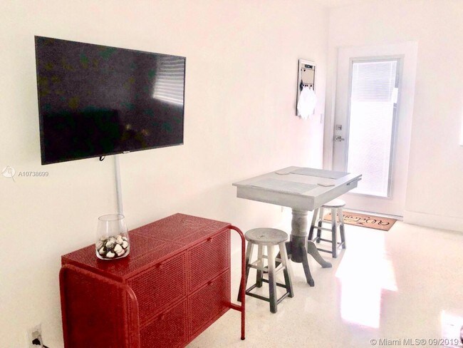 Building Photo - 4228 N Ocean Dr