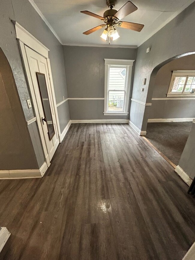 Building Photo - 721 California Ave