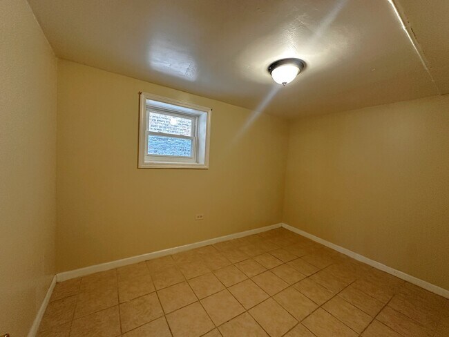 Foto del edificio - 4431 S Sacramento Ave